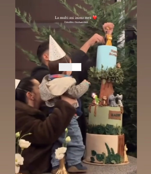 Băiețelul Ancăi Dinicu a împlinit un anișor! Primele imagini de la tăierea moțului