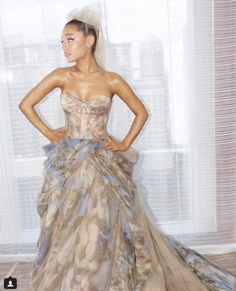 Ariana Grande s-a logodit! Cine este actorul cunoscut care a cerut-o de sotie la nici o lună de când și-au început relația