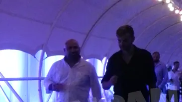 Reteta depravarii totale! Ce-a putut sa faca chef Scarlatescu de fata cu o bruneta sexy, in Mamaia!