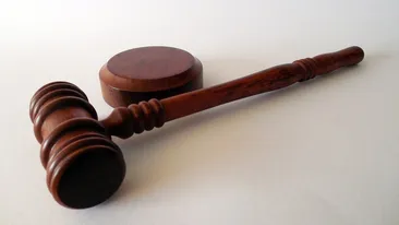 Revoltător! O fetiță de 3 ani, din Cluj, a fost dată în judecată. Care este motivul