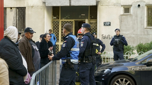 Gest emoționant după explozia din Rahova. Un tânăr și-a riscat viața pentru a recupera rochia de mireasă a soției sale