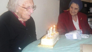Cele mai longevive gemene au implinit 102 ani! Vezi cum aratau cand erau tinere!