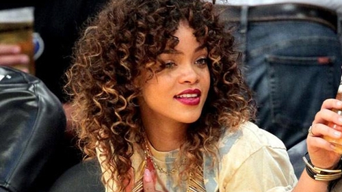 Rihanna a pozat COMPLET GOALA! Imagini interzise minorilor au facut inconjurul lumii: "Dezamagire TOTALA"