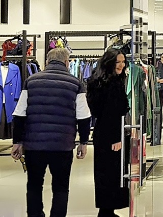 Ilie Năstase a rezistat cât a rezistat, apoi s-a “evaporat”. Evadare ca-n filme de lângă soție!