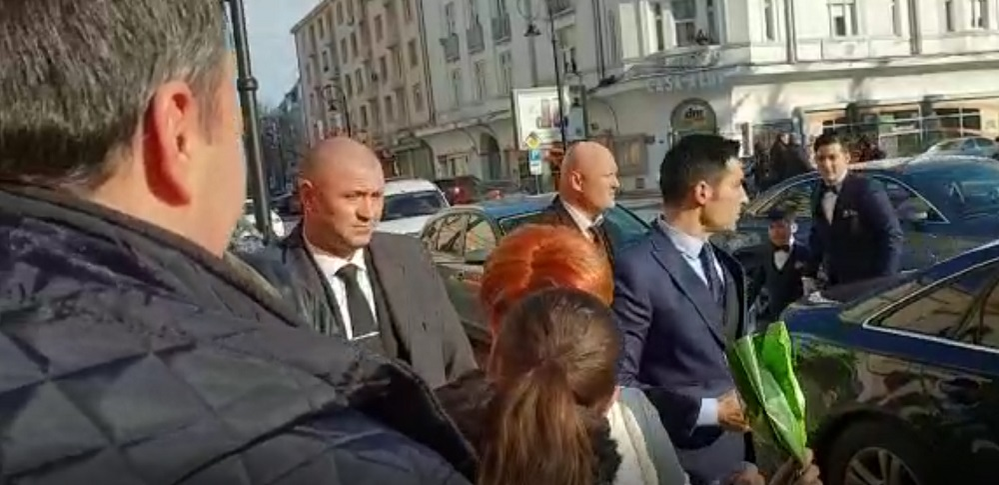Lia Olguța Vasilescu și Claudiu Manda s-au căsătorit azi, dar puțina lume știe acest secret. Cum au apărut copiii lor la cununie