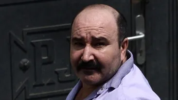 A jucat table pe plaja milionarilor cu un alai de bodyguarzi după el! Temutul NUŢU CĂMĂTARU e mai păzit la Mamaia chiar şi decât preşedintele KLAUS IOHANNIS!