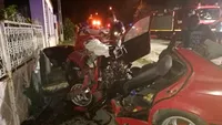 Accident în Argeș! Trei tineri au rămas încarcerați în autoturismul făcut praf