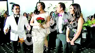 Absolut incredibil! Tatal Ralucai le-a dat 120.000 de euro dar - A venit cu banii in pungi de plastic. Pepe si mireasa lui au primit un dar de nunta impresionant de la socrul mic