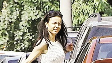 Scapata de arest, proxeneta VIP-urilor is back in business! Andreea Marta s-a revigorat la un salon de lux