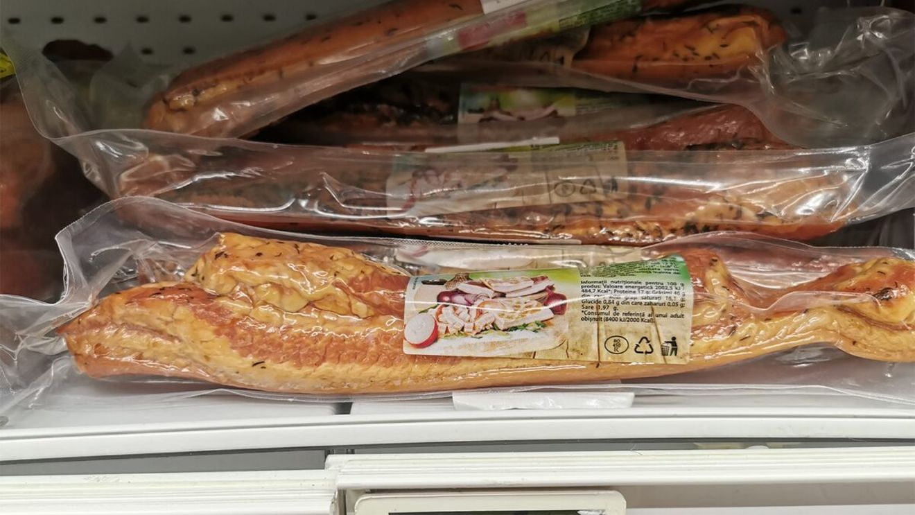 Câți lei costă 1 kilogram de slăninuță afumată în supermarketurile Cora din București