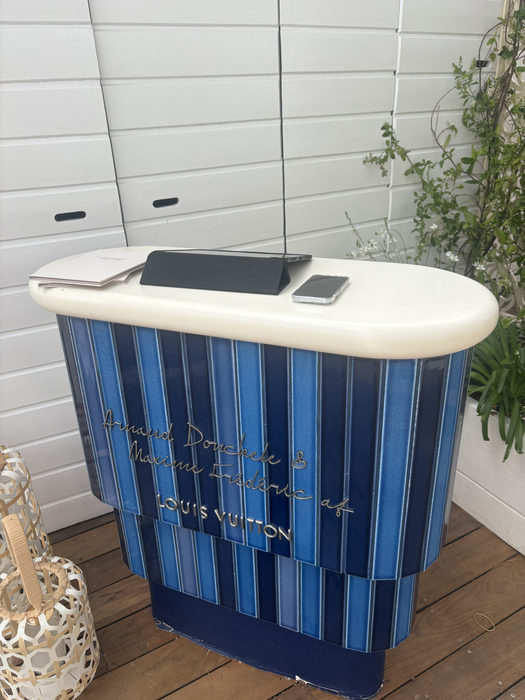 Check in | Experiența mea la Louis Vuitton Café din Saint-Tropez. Cât costă o cafea și o prăjitură în unul dintre cele mai exclusiviste locuri de pe Coasta de Azur