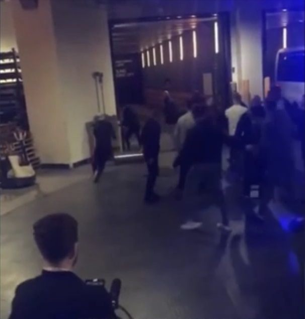 Conor McGregor a fost arestat, în urma unui scandal uriaș! Imaginile șocante surprinse în timpul bătăii din stradă