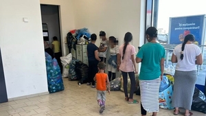 Acești doi vasluieni s-au îmbogățit! Câte sticle au dus într-un centru de reciclare din LIDL
