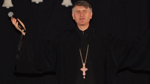 Cristian Pomohaci, slujbe ilegale la el acasă?! "Îşi face datoria de preot" 