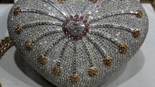 Are peste 4.500 de diamante! Vezi cea mai scumpa poseta din lume!