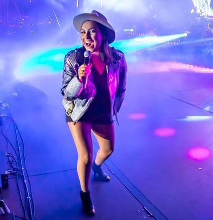 Andra Măruță, concert erotic la Drobeta-Turnu Severin. Cei din primul rând au văzut TOT