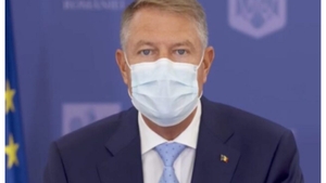 Klaus Iohannis vrea să fie printre primii români vaccinați anti-COVID. Specialiștii nu sunt de acord