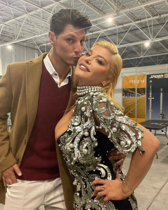 Loredana Groza, ipostaze tandre cu marele câştigător de la X Factor. Cum a fost surprinsă vedeta alături de Nick Casciaro