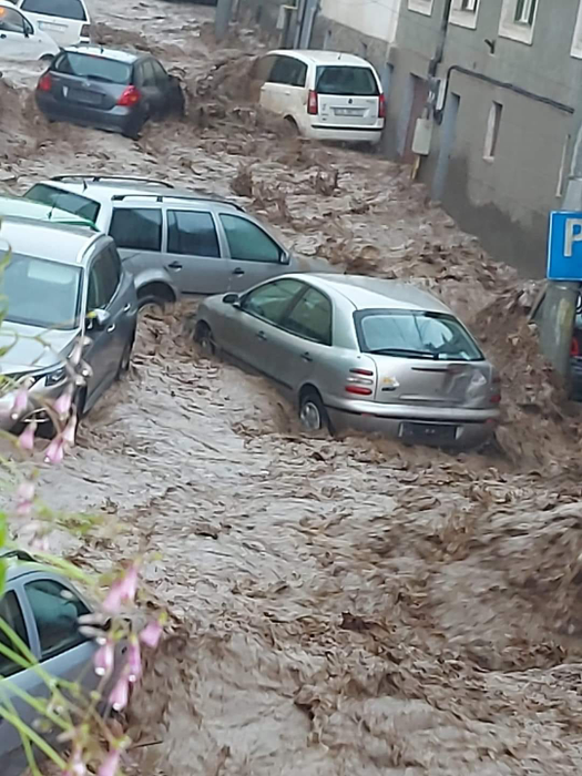 Județul Caraș-Severin a fost măturat de ape/ Foto: Facebook