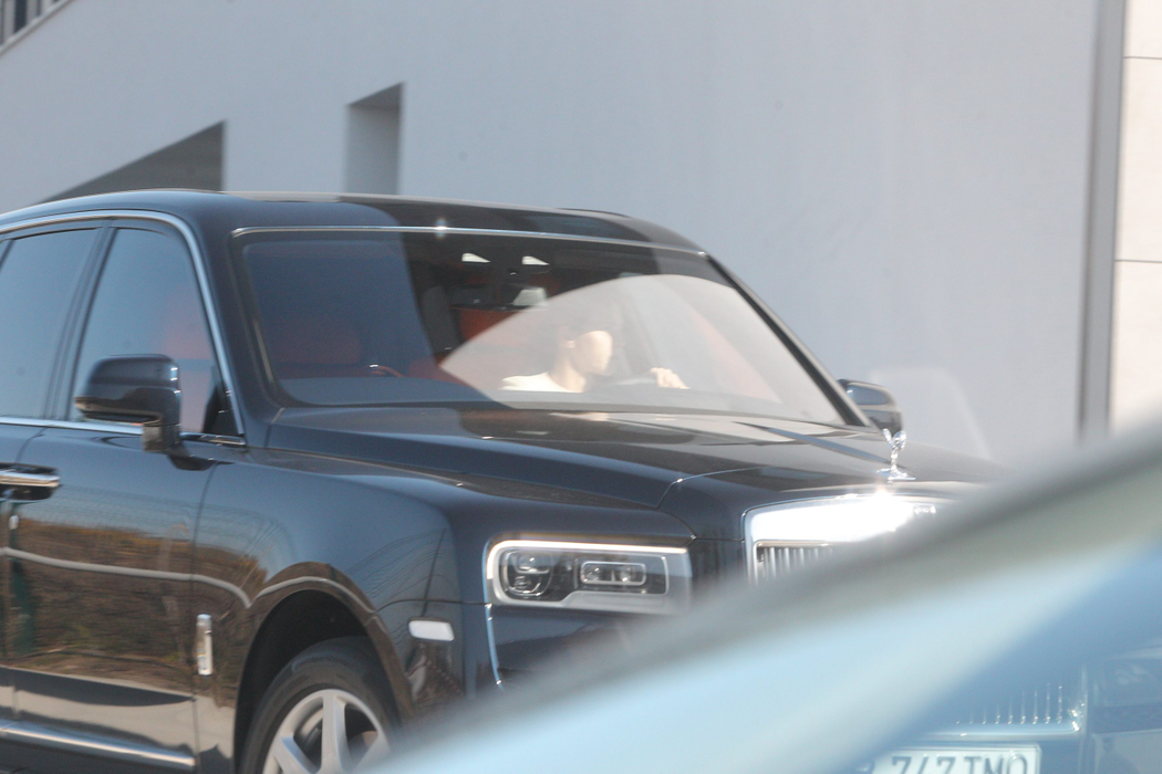 Soția lui Bogdan Niculescu conduce un Rolls Royce Cullinan