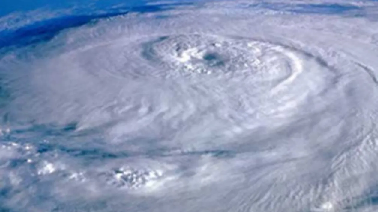 New York si Washington in stare de alerta! Statele se pregatesc pentru impactul uraganului Sandy!