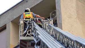 Tragedie de neimaginat la graniţă! Un bărbat care îşi pierduse slujba şi-a otrăvit copilul apoi s-a spânzurat, iar soţia lui şi-a tăiat venele