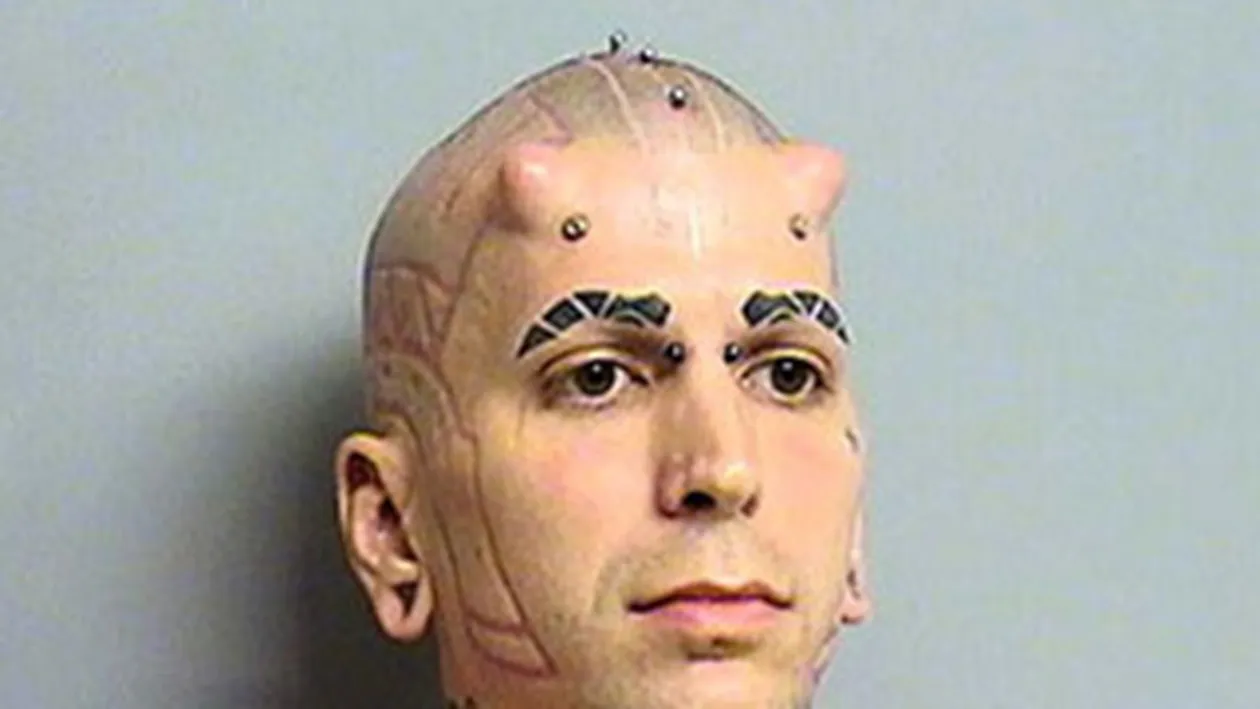 Astia n-au nicio treaba cu realitatea! Vezi aici cele mai socante, amuzante si neasteptate fotografii facute dupa arestare