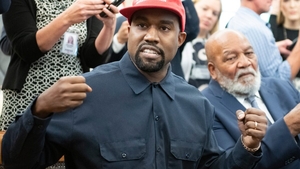Kanye West recunoaște că a trecut printr-un episod psihotic timp de câteva luni. Artistul le-a cerut scuze celor afectați de comportamentul lui
