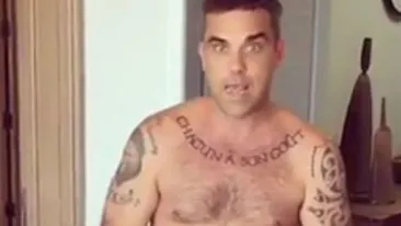 ROBBIE WILLIAMS, gol puşcă pe internet! Soţia lui a publicat imaginile: ”Îţi atârnă... ”