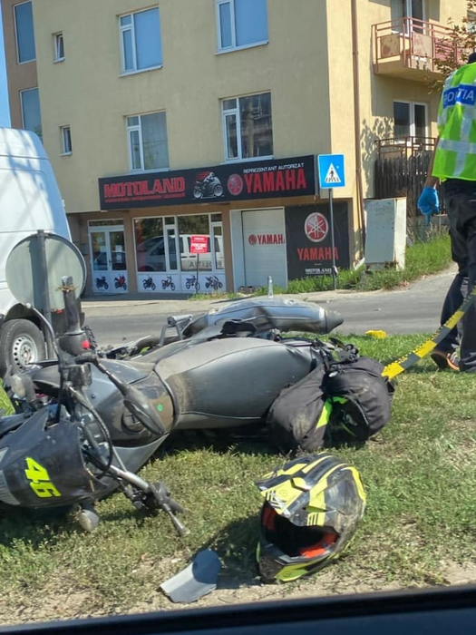 Grav accident rutier. Un bărbat a acroșat o motocicletă și a lovit 3 oameni. O femeie a murit sub roțile mașinii