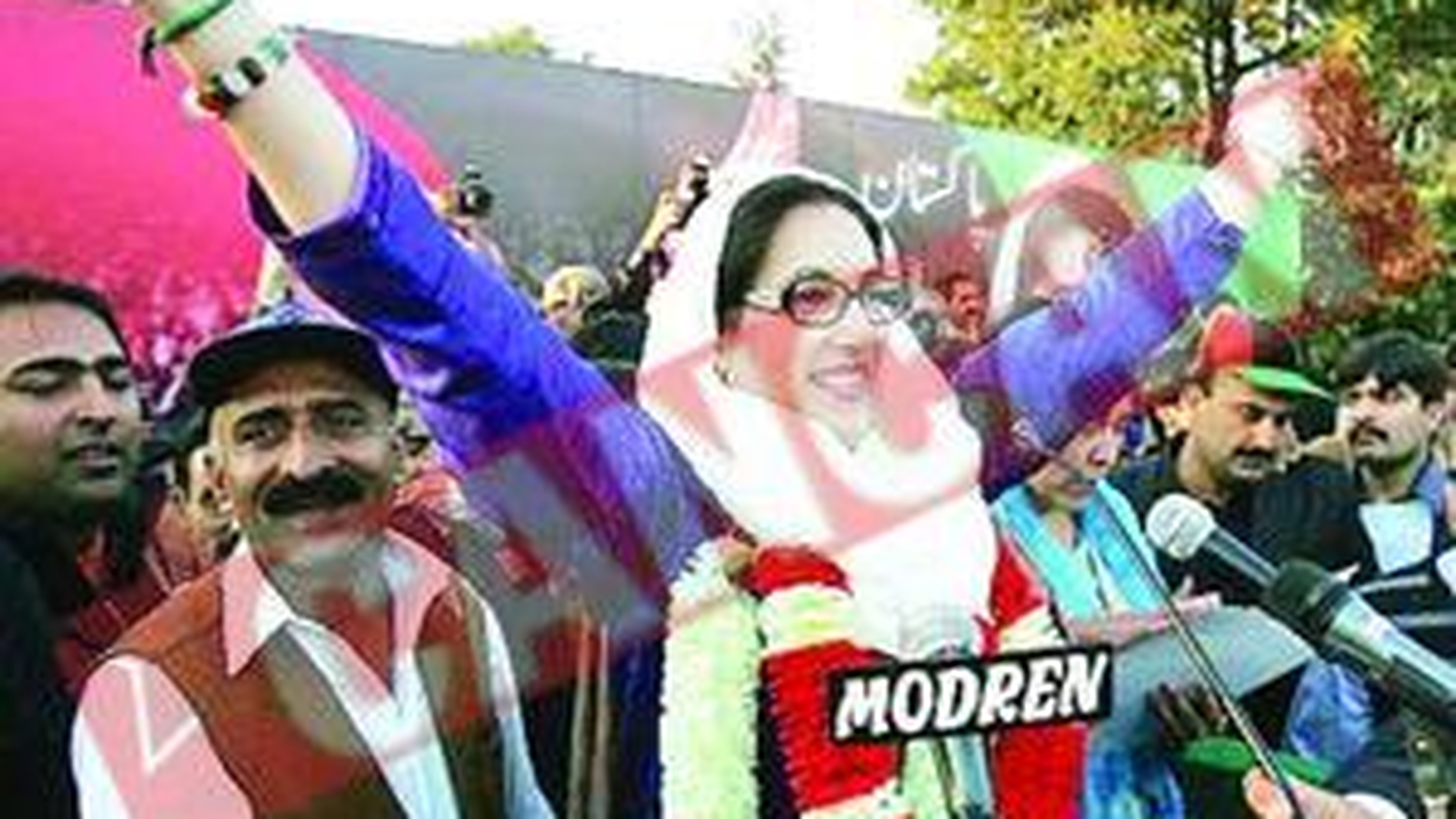 Sute de mii de oameni la funeraliile lui Benazir Bhutto