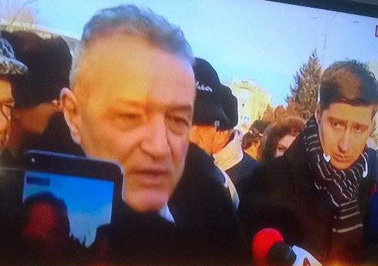 GIGI BECALI a ajuns în Piaţa Victoriei printre protestatari! Ce a declarat acesta
