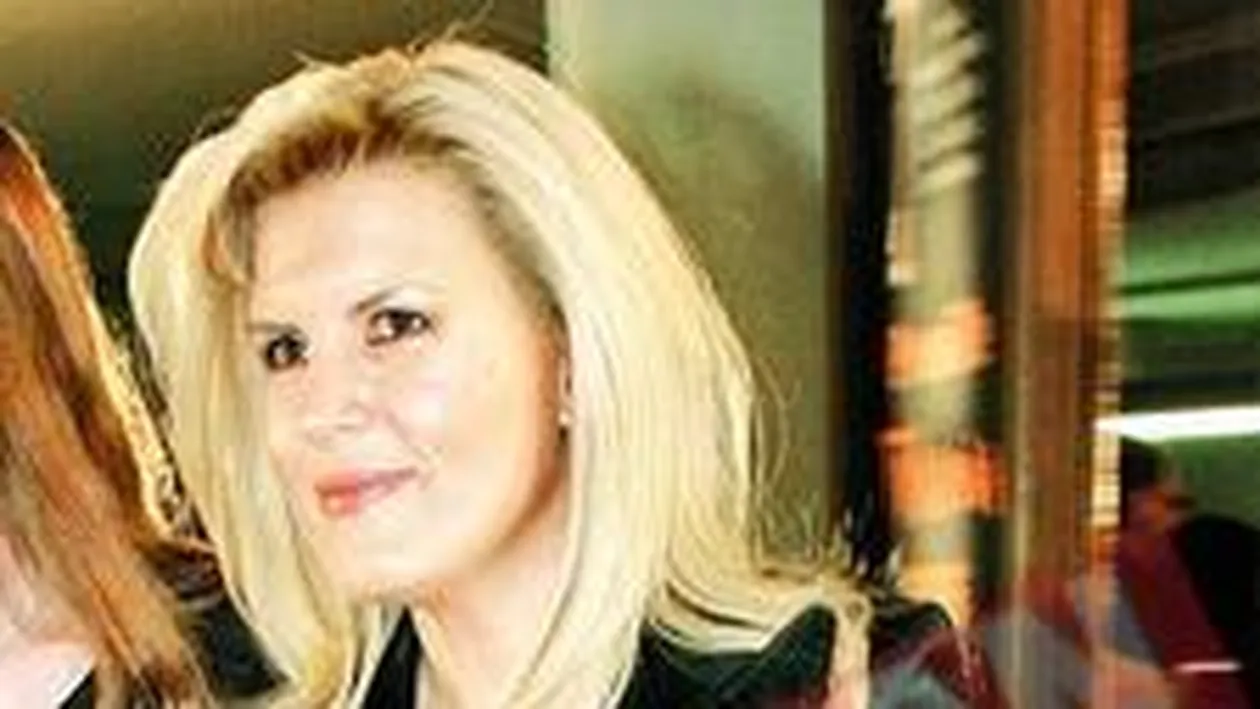 Elena Udrea, insultata de neputinciosi