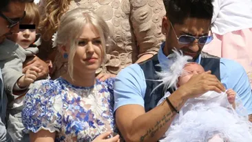 O miresica in miniatura! Cum a fost imbracata Maya, fetita lui Connect-R si a Mishei, la nunta parintilor ei!