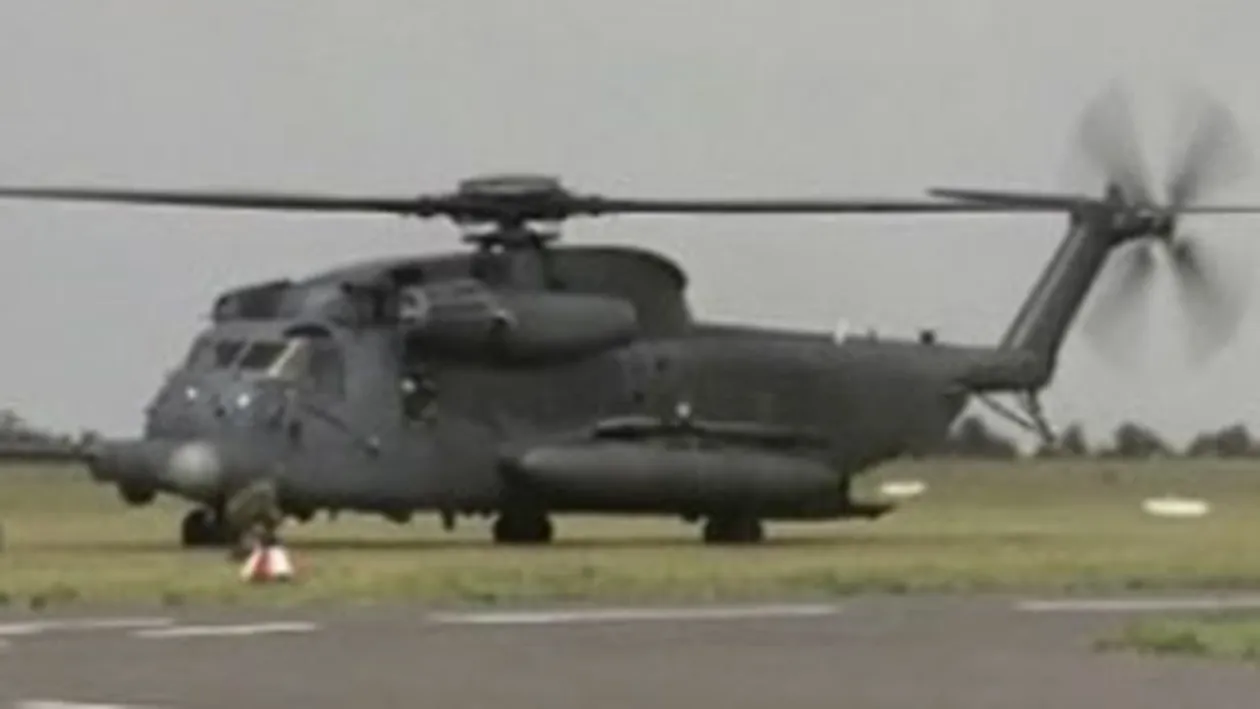 Explozie la bordul unui elicopter al NATO, in Afganistan! Un soldat a murit, iar alti sapte sunt grav raniti!