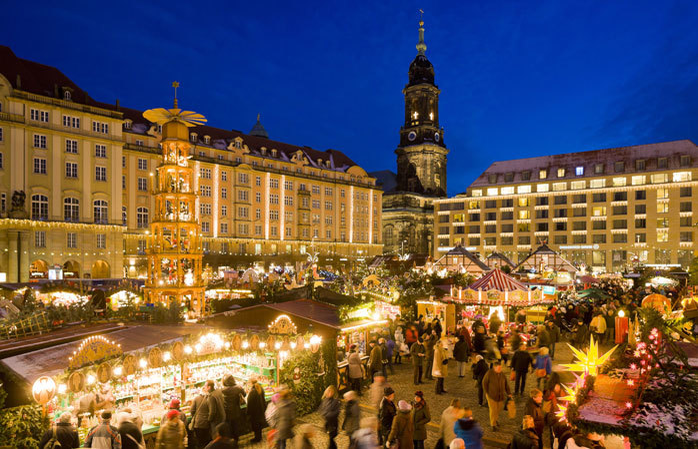 Striezelmarkt din Dresda este târgul de Crăciun cu cea mai înaintată tradiţie din Germania.