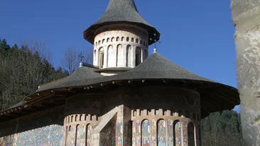 Tepe in numele Domnului. Iata cum poti sa pleci in pelerinaj cu Dumnezeu si sa dai de... dracu la destinatie