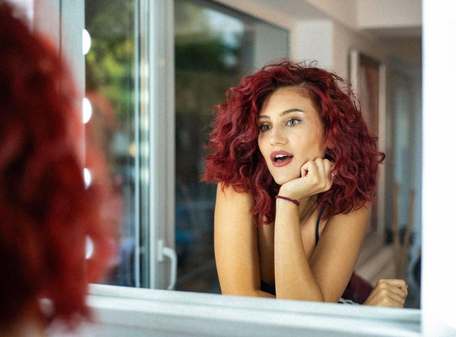 Cine e, de fapt, Laila Hafiz, tânăra care și-a făcut tatăl de râs la iUmor. Momentul a devenit viral