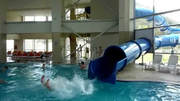 Băiatul de 6 ani care s-a înecat într-un ștrand din Deva a murit