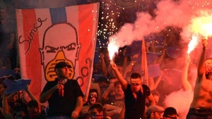 Lider de galerie dinamovist, snopit din bătaie la PARIS de către un grup de suporteri...