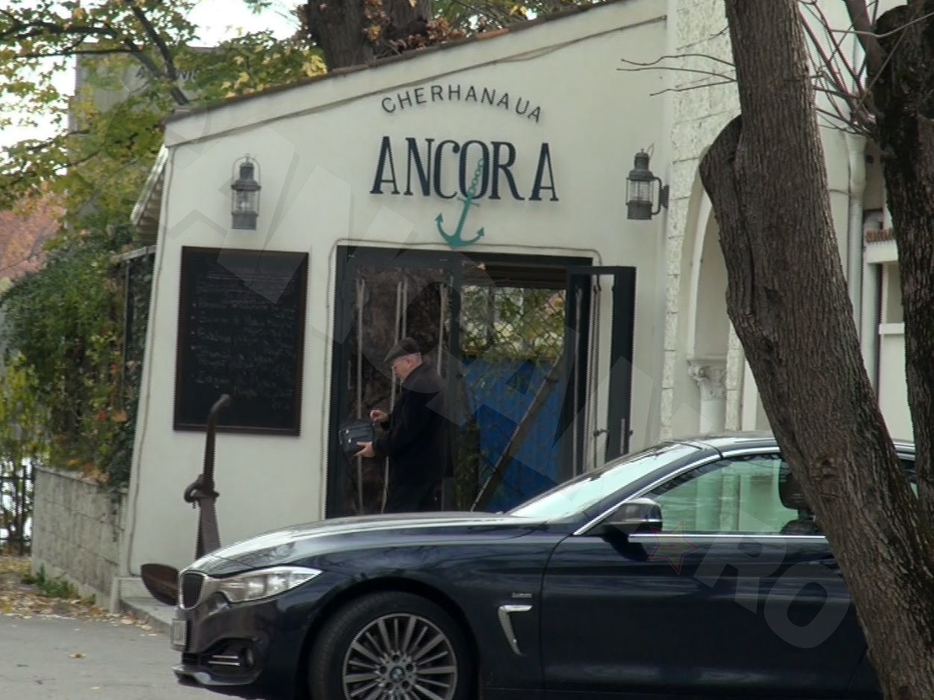 Şeful ADP 1, combinaţie într-un separeu cu un ”senior” din garda veche!