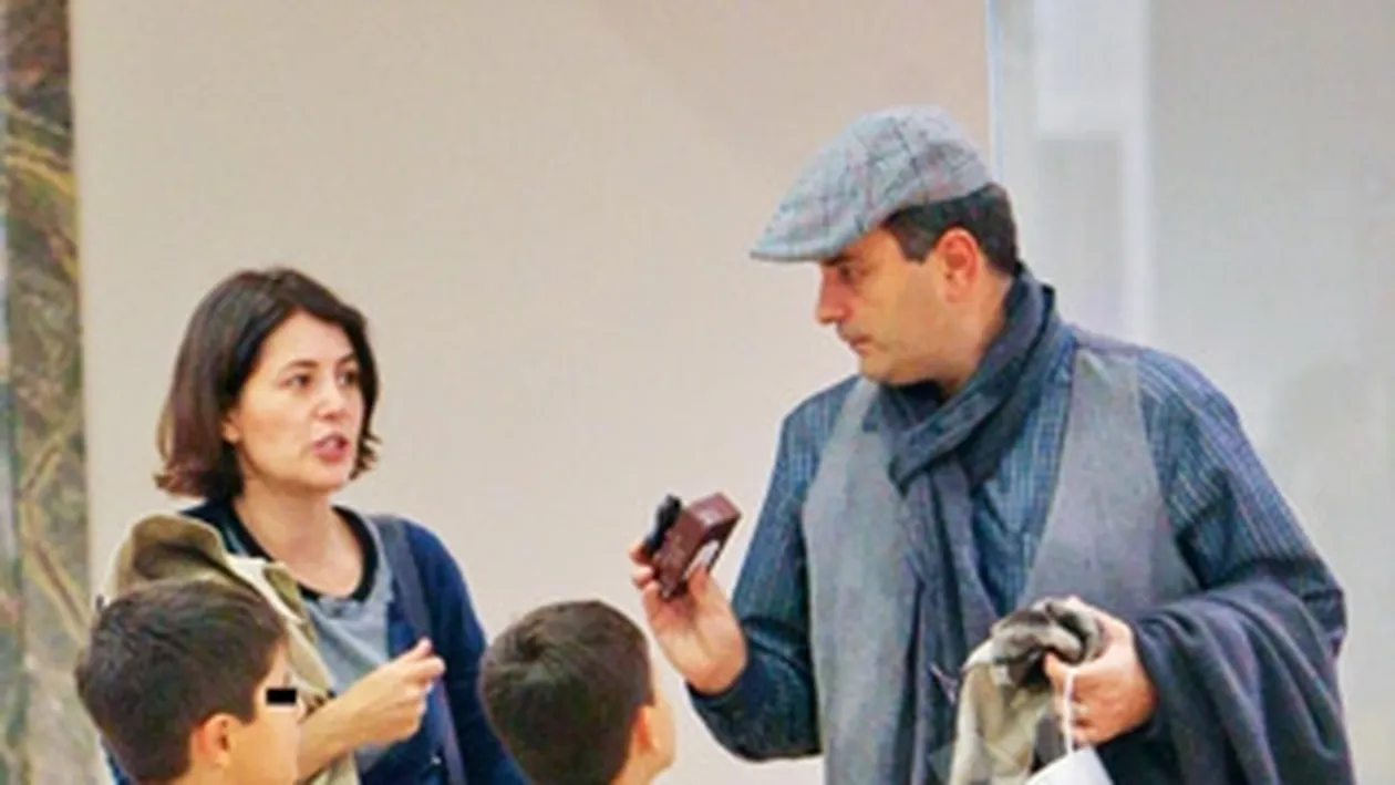 Ceva important? Lucian Mandruta si-a certat sotia in mall