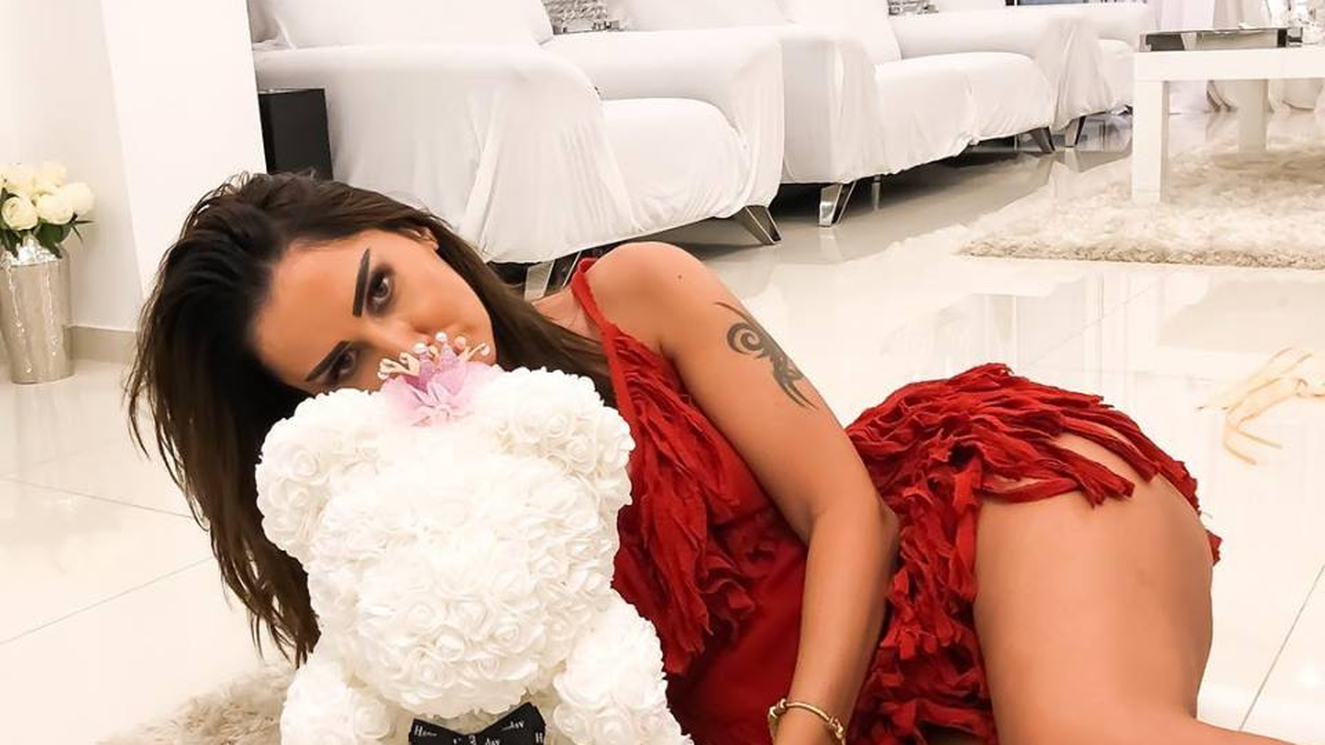 Are sau nu are chiloti pe ea? Oana Zăvoranu a încins imaginația fanilor de pe Instagram