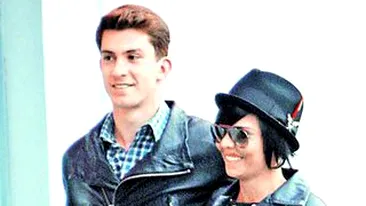 Primele fotografii dupa operatie! Andreea Popescu are inca fata vanata si tumefiata