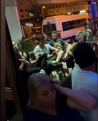 Concurenții de la ”Splash-Vedete la apă” o țin numai în petreceri după filmări
