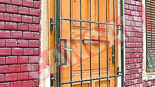 Sute de brasoveni tepuiti de un joc piramidal