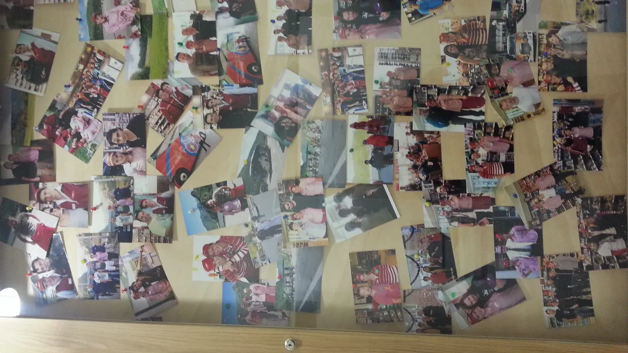 Angajatii unei benzinarii din Calimanesti au pus vedetele la loc de cinste. Vezi motivul pentru care vin cu drag la munca!