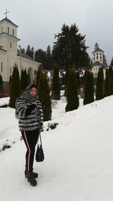 Adriana Bahmuțeanu a apărut așa în plină stradă! Toată lumea se uita la ea