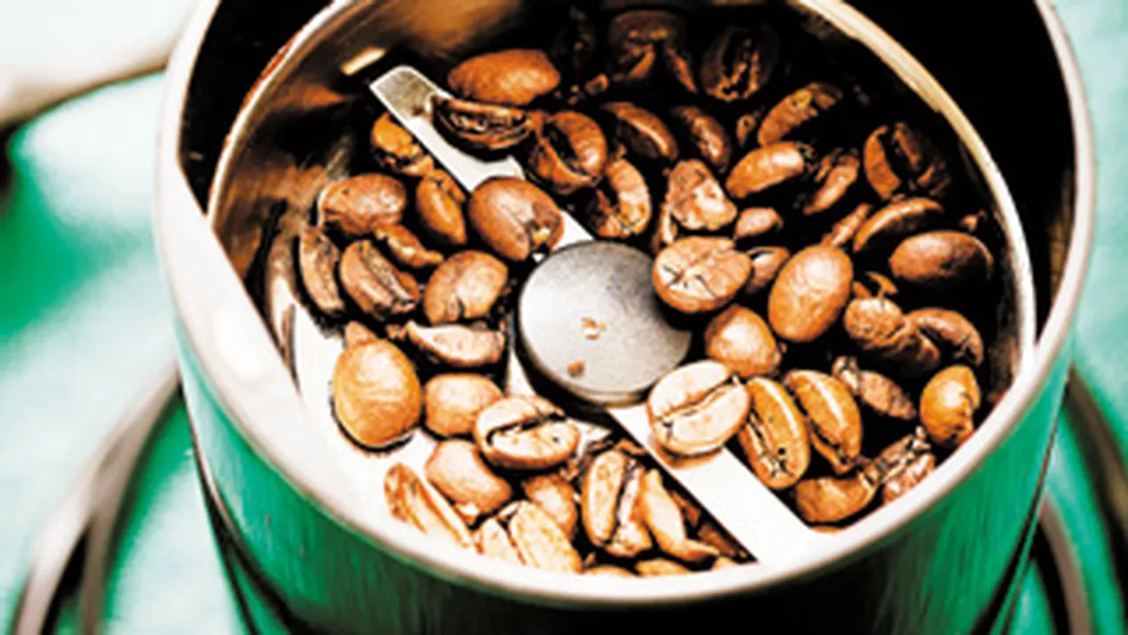 Cafeaua noastra cea de toate zilele! Care sunt efectele pozitive si negative ale cafeinei asupra organismului