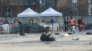 Un bucurestean a fost ranit de un participant la un concurs de masini tunate